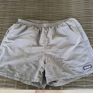 Patagonia Men’s Baggies Medium 5 inch Forge Grey